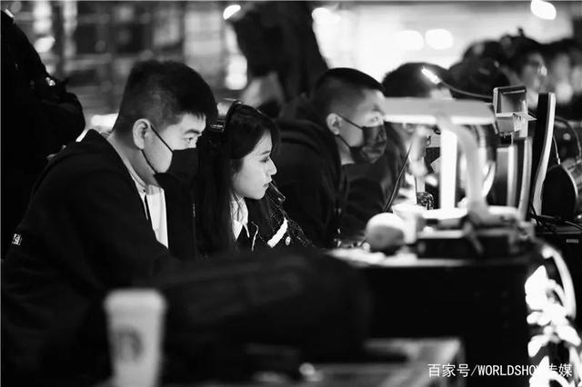 黑白直播手机版游戏(黑白直播官方版2018下载)