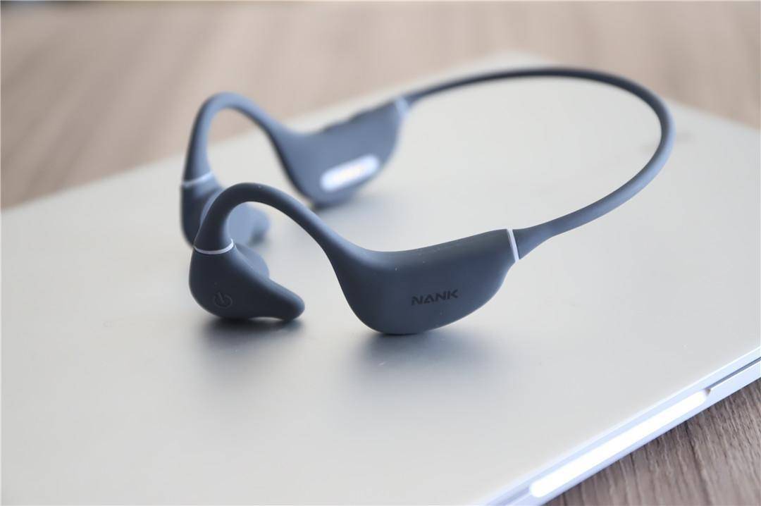 苹果耳机三代悦虎版:2023年热门运动耳机推荐 、口碑最好的运动耳机