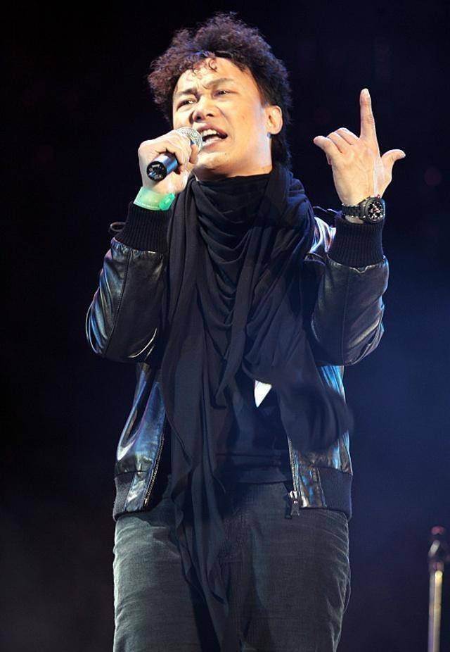 天天k歌苹果版:陈奕迅一首歌唱遍华语乐坛所有流行歌，这下没人质疑歌神这称号了